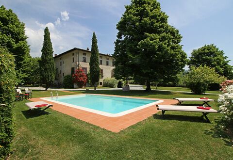 Buonvisi: Building Exterior, Garden, Pool