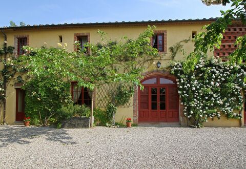 Casa Maria: Building Exterior