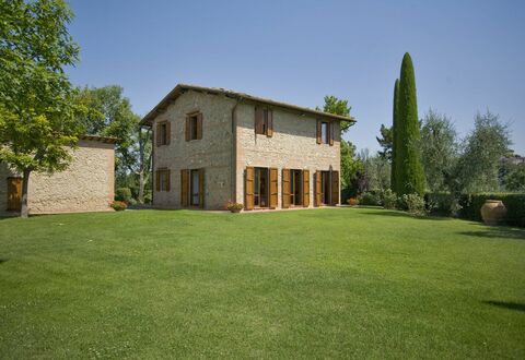 La Fonte: Building Exterior, Garden